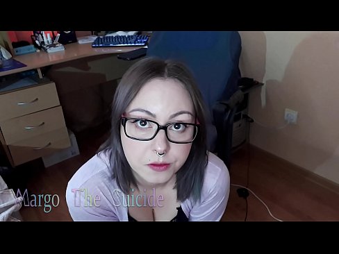 ❤️ 性感的眼镜女孩在镜头前深深地吸吮假阳具 ️❌ Quality sex❤